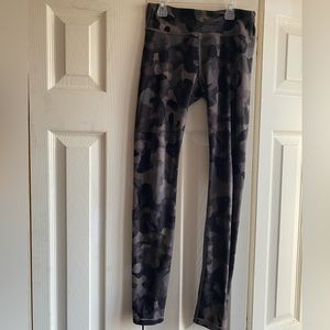 Athleta Girl Camo Printed Chit Chat Tight Size L/12